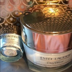 Day Wear Crreme 1.7 Oz: Day Wear Eye creme .17 fl